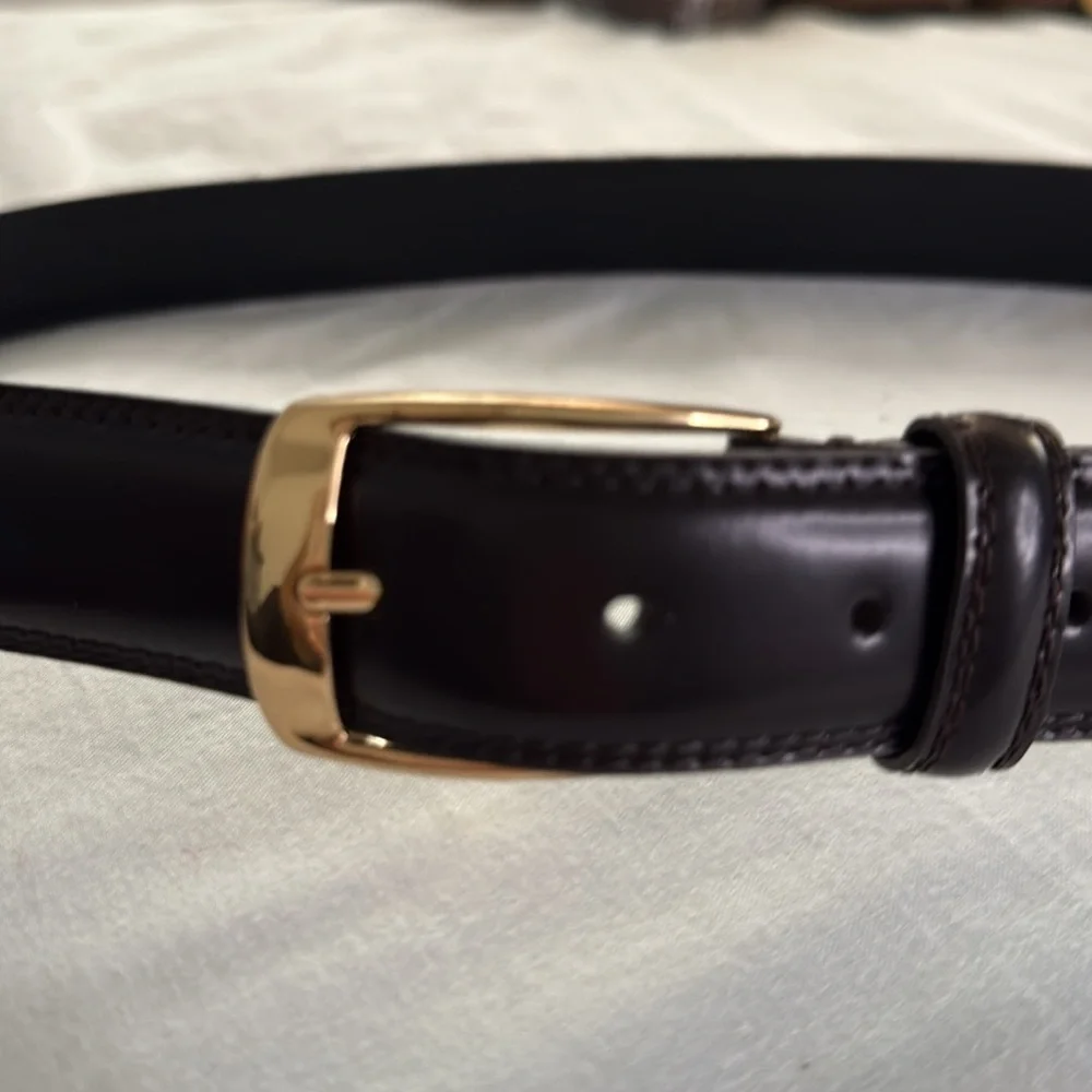 Jos.A Bank Genuine Leather Men’s Belt Size 40, Brown with Gold Buckle NWOT